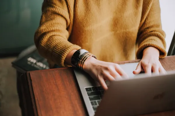 <p>Lorem ipsum dolor sit amet, consectetur adipiscing elit. Nulla quam velit, vulputate eu pharetra nec, mattis ac neque. Duis vulputate commodo lectus, ac blandit elit.</p>