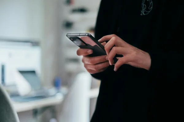 woman-on-phone.jpg