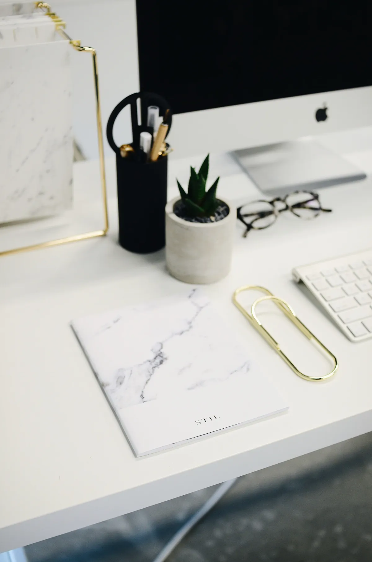 stil-office-desktop-unsplash.jpg