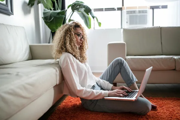 woman-on-laptop-sitting-on-floor.jpg