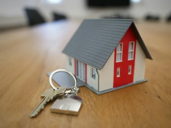 miniature-house-with-keys.jpg